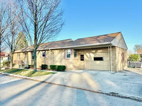 1014 Armstrong St, Ottawa, IL 61350