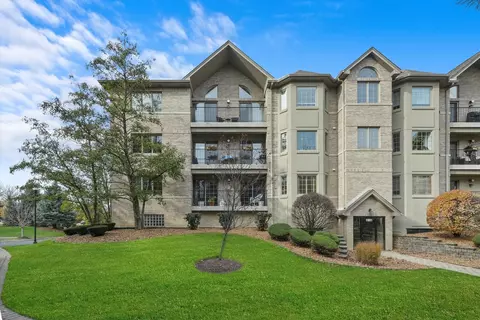 11921 Windemere Ct #103, Orland Park, IL 60467