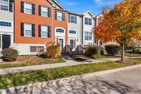 225 Cassidy Ln, Elgin, IL 60124