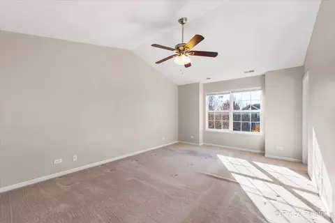 225 Cassidy Ln, Elgin, IL 60124 photo 14
