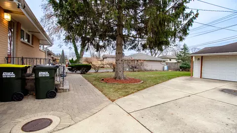 55 W Devon Ave, Roselle, IL 60172 photo 6