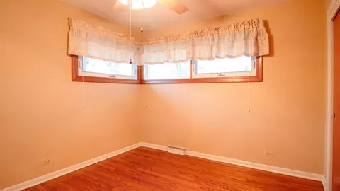 55 W Devon Ave, Roselle, IL 60172 photo 18