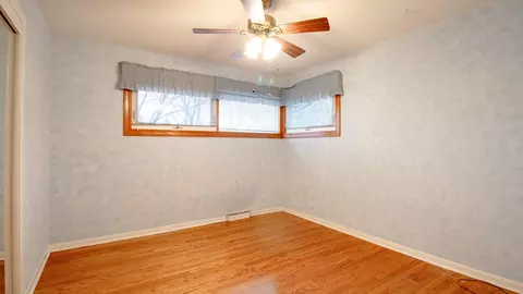 55 W Devon Ave, Roselle, IL 60172 photo 16