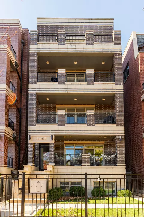 2042 N Burling St #1, Chicago, IL 60614