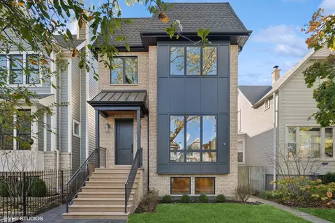 2115 W Waveland Ave, Chicago, IL 60618