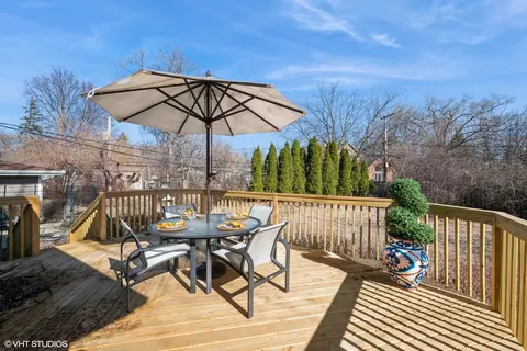 Exterior - 517 Deerpath Ct, Deerfield, IL 60015 photo 2 of 8