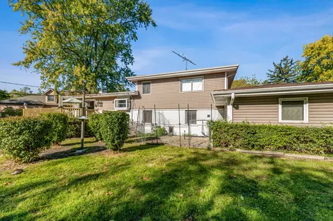 Exterior - 517 Deerpath Ct, Deerfield, IL 60015 photo 4 of 8