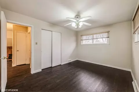 Bedroom - 517 Deerpath Ct, Deerfield, IL 60015 photo 2 of 4