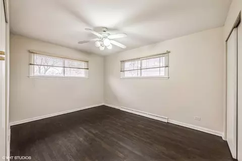 Bedroom - 517 Deerpath Ct, Deerfield, IL 60015 photo 3 of 4