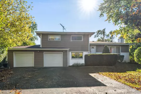 Exterior - 517 Deerpath Ct, Deerfield, IL 60015 photo 7 of 8