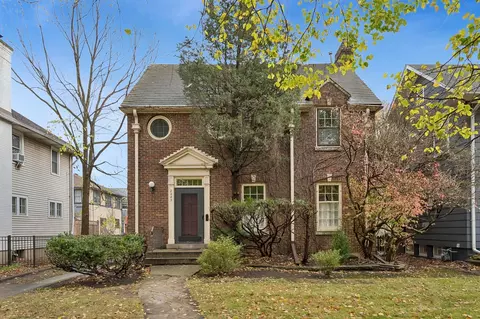 2243 Asbury Ave, Evanston, IL 60201