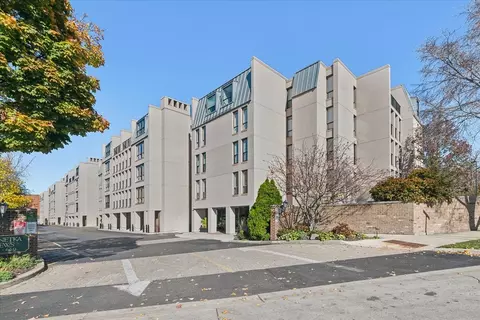 650 Winnetka Mews #309, Winnetka, IL 60093