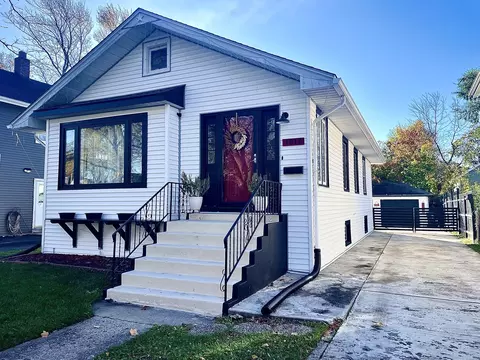 1017 Woodlawn Ave, Waukegan, IL 60085