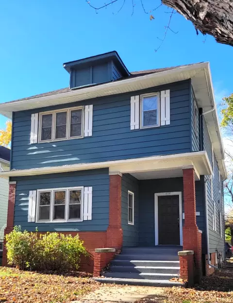 426 N County St, Waukegan, IL 60085