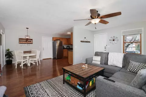 Living - 20 Yew Ct, Bloomington, IL 61701 photo 3 of 4