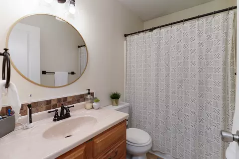 Bath - 20 Yew Ct, Bloomington, IL 61701 photo 1 of 2