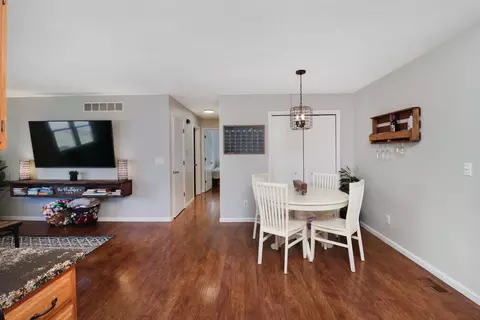 Dining - 20 Yew Ct, Bloomington, IL 61701 photo 3 of 3