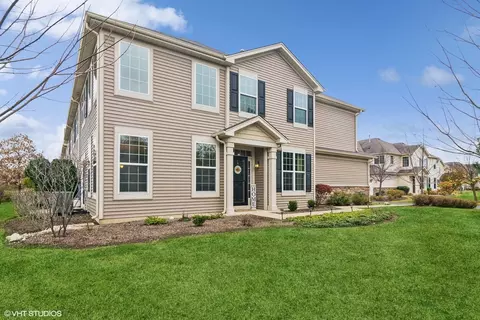 380 S Jade Ln, Round Lake, IL 60073