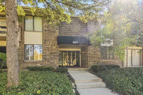461 Raintree Ct #1D, Glen Ellyn, IL 60137