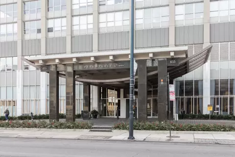 655 W Irving Park Rd #2601, Chicago, IL 60613