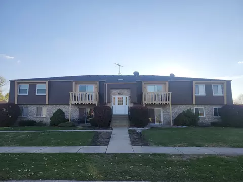2291 Bicentennial Ave #5, Crest Hill, IL 60403