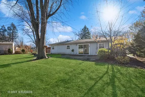 Exterior - 1004 Beverly Dr, Wheeling, IL 60090 photo 1 of 2