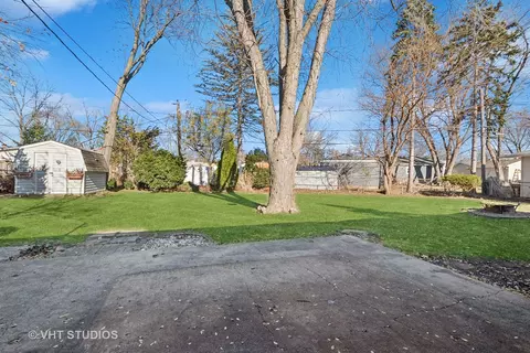 Exterior - 1004 Beverly Dr, Wheeling, IL 60090 photo 2 of 2