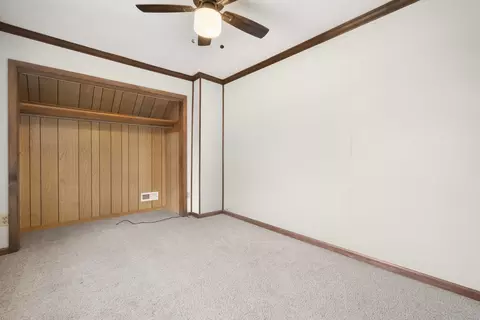 Bedroom - 5301 Maplehill Dr, Mccullom Lake, IL 60050 photo 2 of 5