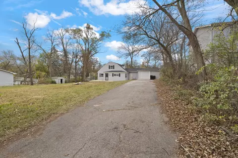 Exterior - 5301 Maplehill Dr, Mccullom Lake, IL 60050 photo 3 of 4