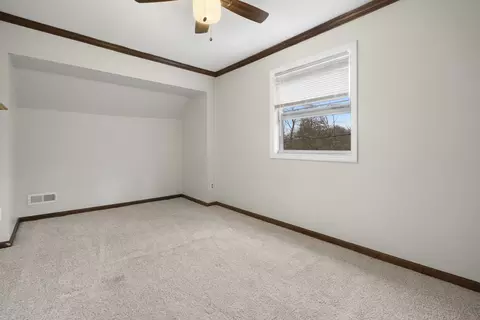Bedroom - 5301 Maplehill Dr, Mccullom Lake, IL 60050 photo 4 of 5