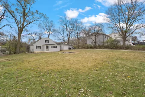 Exterior - 5301 Maplehill Dr, Mccullom Lake, IL 60050 photo 2 of 4