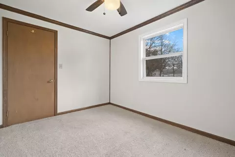 Bedroom - 5301 Maplehill Dr, Mccullom Lake, IL 60050 photo 3 of 5