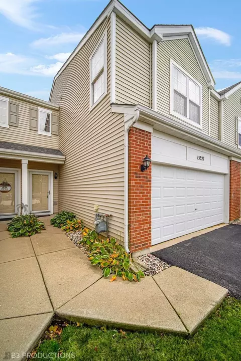 15327 Kenmare Cir, Manhattan, IL 60442