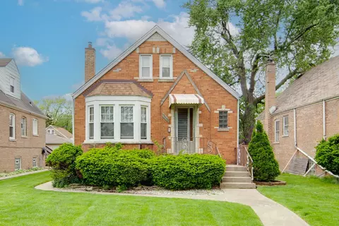 3042 N 77th Ave, Elmwood Park, IL 60707