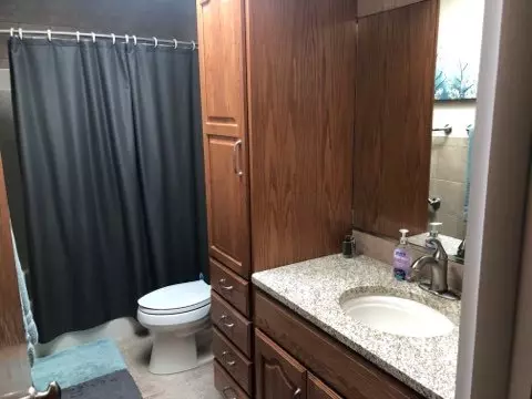 Bath - 2123 Lynwood St, Crest Hill, IL 60403 photo 1 of 1
