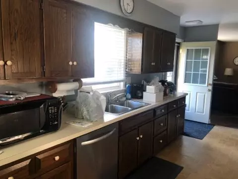 Kitchen - 2123 Lynwood St, Crest Hill, IL 60403 photo 3 of 4