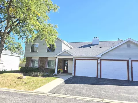 7030 Barrington Ct #204, Woodridge, IL 60517