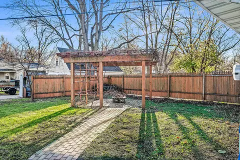 Exterior - 409 E Willow St, Normal, IL 61761 photo 3 of 4