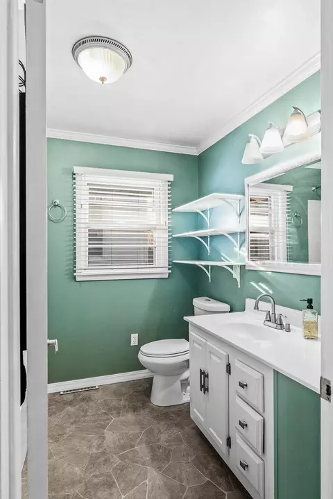 Bath - 409 E Willow St, Normal, IL 61761 photo 2 of 2