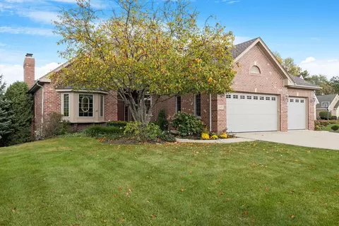 13495 Cambridge Dr, Lemont, IL 60439