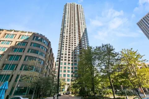 400 N La Salle Dr #2302, Chicago, IL 60654