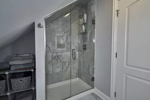 Bath - 3017 N Mango Ave, Chicago, IL 60634 photo 3 of 5