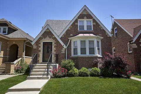 3017 N Mango Ave, Chicago, IL 60634