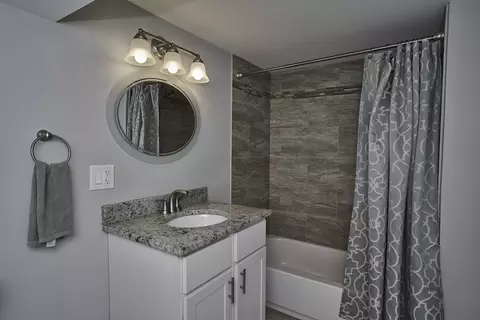 Bath - 3017 N Mango Ave, Chicago, IL 60634 photo 5 of 5
