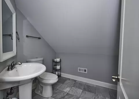 Bath - 3017 N Mango Ave, Chicago, IL 60634 photo 2 of 5