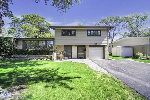 619 Fairway Dr, Glenview, IL 60025