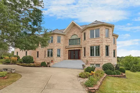 1 Red Hill Ln, South Barrington, IL 60010
