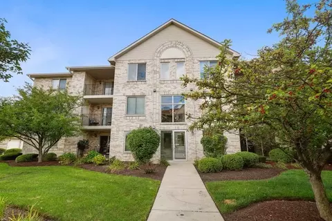 6825 Forestview Dr #1D, Oak Forest, IL 60452