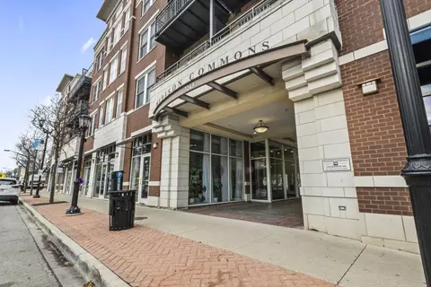 7243 Madison St #216, Forest Park, IL 60130