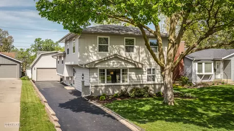 1019 N Webster St, Naperville, IL 60563